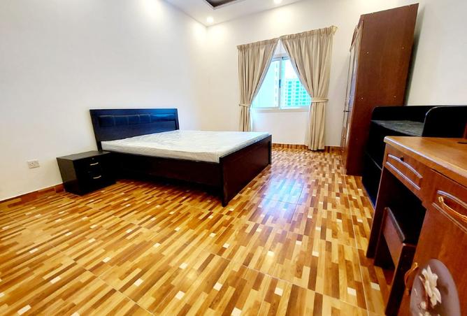 958253 - Property Image 3