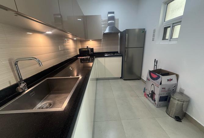 907458 - Property Image 3