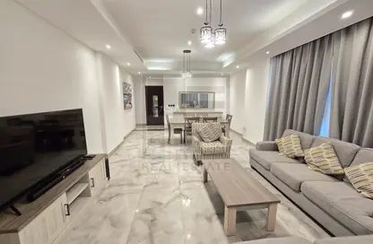 Apartment - 3 Bedrooms - 3 Bathrooms for rent in Al Juffair - Capital Governorate