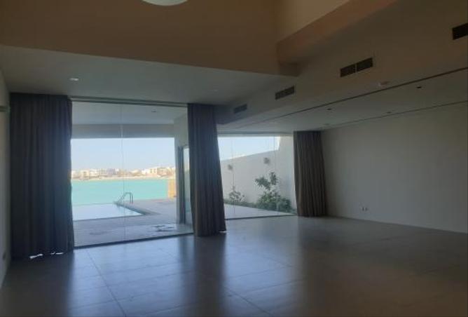 967993 - Property Image 2