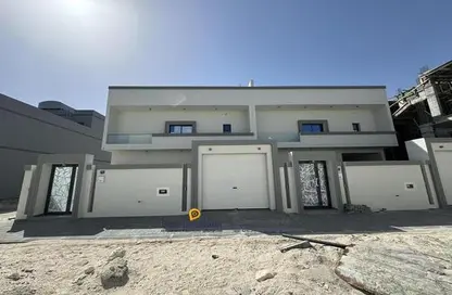 Villa - 5 Bedrooms - 7 Bathrooms for sale in Busaiteen - Muharraq Governorate