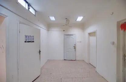 Apartment - 2 Bedrooms - 1 Bathroom for rent in Muharraq - Muharraq Governorate