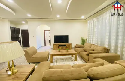 Apartment - 2 Bedrooms - 3 Bathrooms for rent in Busaiteen - Muharraq Governorate