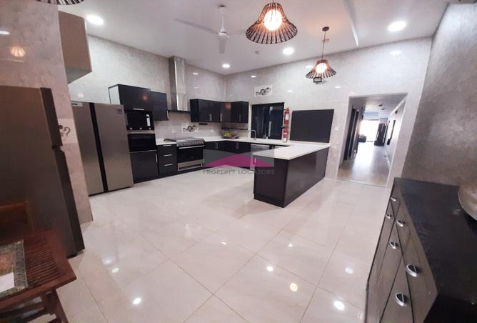 987735 - Property Image 2