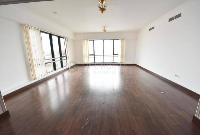 985767 - Property Image 3