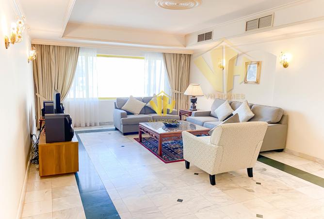 982595 - Property Image 2