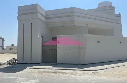 Villa - 4 Bedrooms - 5 Bathrooms for sale in Karrana - Northern Governorate