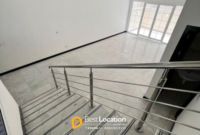 932300 - Property Image 3