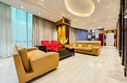 Apartment - 3 Bedrooms - 3 Bathrooms for rent in Al Juffair - Capital Governorate