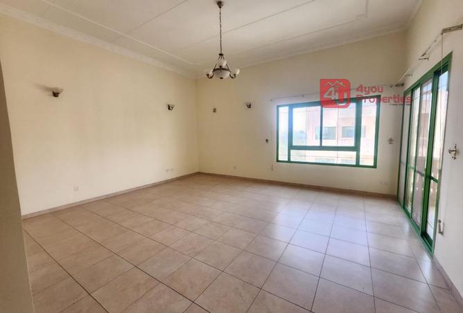 967754 - Property Image 2