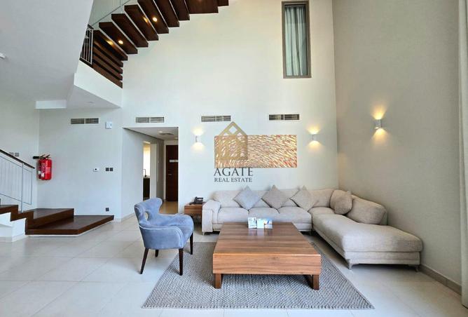 982410 - Property Image 2