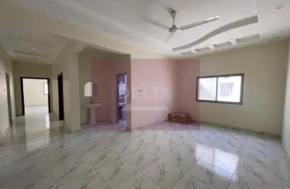 Apartment - 3 Bedrooms - 3 Bathrooms for rent in Galali - Muharraq Governorate