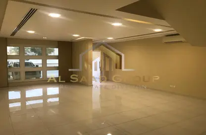 Empty Room image for: Villa - 4 Bedrooms - 5 Bathrooms for rent in Tubli - Central Governorate, Image 1