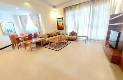 Apartment - 2 Bedrooms - 3 Bathrooms for rent in Diplomatic Area - Manama - Capital Governorate