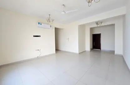 شقة - 3 غرف نوم - 3 حمامات للايجار في الحد - المحرق