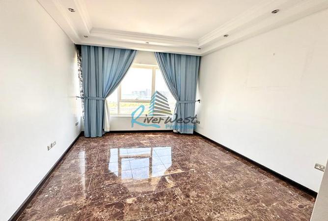 Apartment - 4 Bedrooms - 5 Bathrooms for rent in Abraj Al Lulu - Manama - Capital Governorate