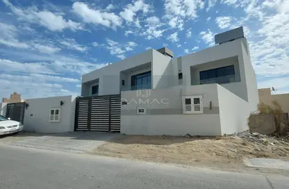 Villa - 4 Bedrooms - 5 Bathrooms for sale in Karzakkan - Northern Governorate