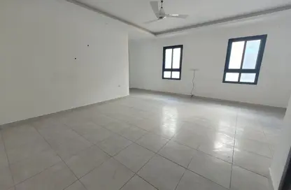 Apartment - 2 Bedrooms - 2 Bathrooms for rent in Sanad - Central Governorate