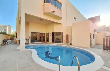Villa - 4 Bedrooms - 5 Bathrooms for rent in Busaiteen - Muharraq Governorate