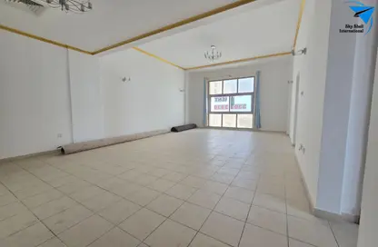 Apartment - 3 Bedrooms - 3 Bathrooms for rent in Sanabis - Manama - Capital Governorate
