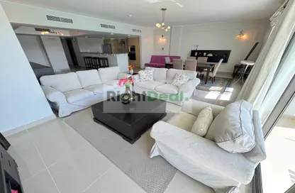 Apartment - 2 Bedrooms - 2 Bathrooms for rent in Tala Island - Amwaj Islands - Muharraq Governorate