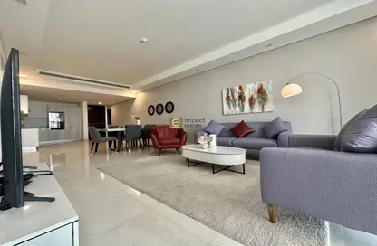 Living / Dining Room image for: Apartment - 2 Bedrooms - 2 Bathrooms for rent in Amwaj Avenue - Amwaj Islands - Muharraq Governorate, Image 1