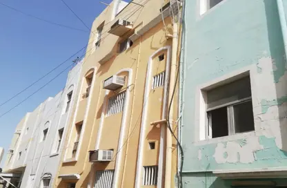 Apartment - 2 Bedrooms - 2 Bathrooms for rent in Busaiteen - Muharraq Governorate