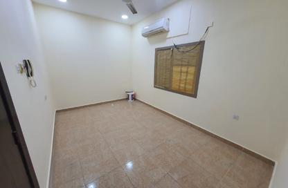 Apartment - Studio - 1 Bathroom for rent in Sitra - Central Governorate