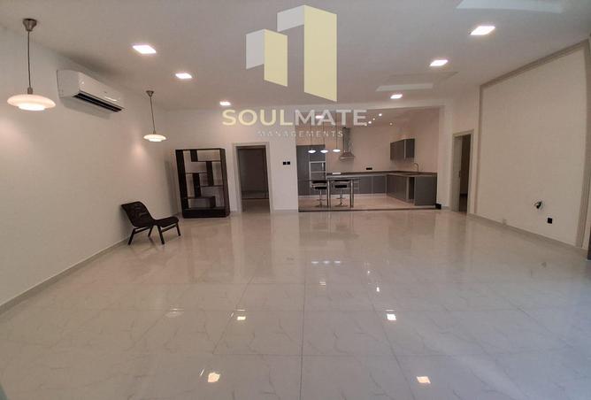 956268 - Property Image 2