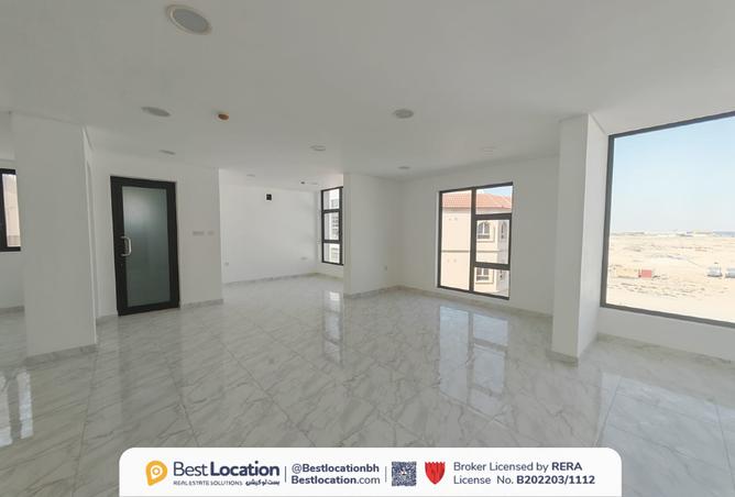 925612 - Property Image 2
