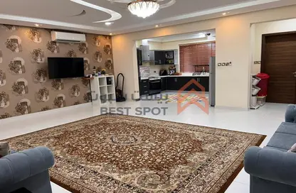 Living Room image for: Apartment - 3 Bedrooms - 3 Bathrooms for sale in Jeblat Hebshi - Northern Governorate, Image 1