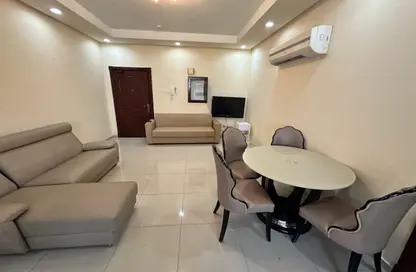 Apartment - 2 Bedrooms - 2 Bathrooms for rent in Mahooz - Manama - Capital Governorate