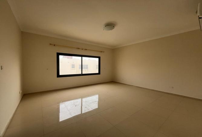 981928 - Property Image 3