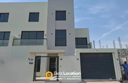 Villa - 4 Bedrooms - 6 Bathrooms for sale in Tubli - Central Governorate