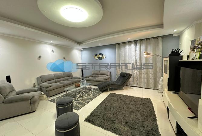 903743 - Property Image 2