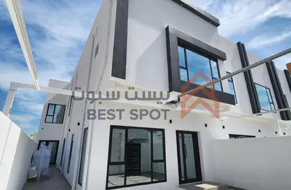 Villa - 4 Bedrooms - 5 Bathrooms for sale in Maqabah - Northern Governorate