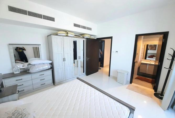 982551 - Property Image 3