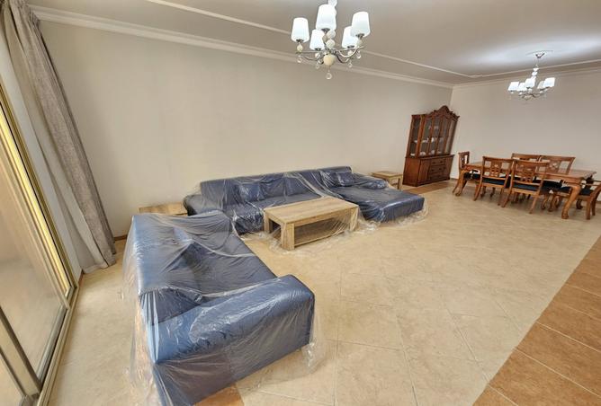 952119 - Property Image 2