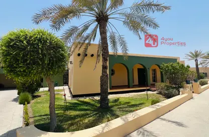 فيلا - 3 غرف نوم - 4 حمامات للايجار في الجنبية - المحافظة الشمالية