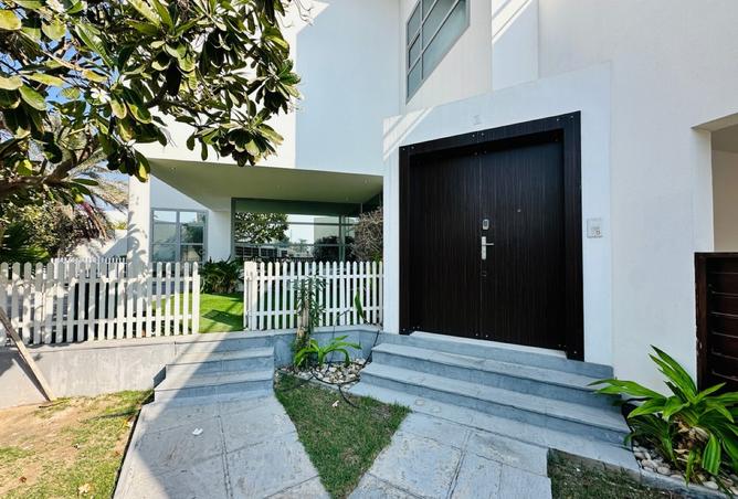 976367 - Property Image 2