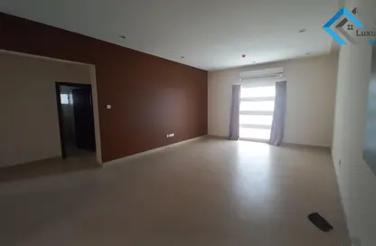 Apartment - 2 Bedrooms - 2 Bathrooms for rent in Janabiya - Northern Governorate