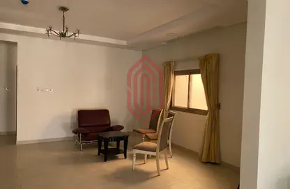 Apartment - 2 Bedrooms - 3 Bathrooms for rent in Karbabad - Manama - Capital Governorate