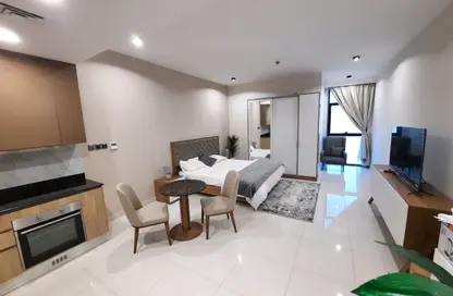 Apartment - Studio - 1 Bathroom for rent in Manama Sea Front - Manama - Capital Governorate Apartment - Studio - 1 Bathroom for rent in Manama Sea Front - Manama - Capital Governorate