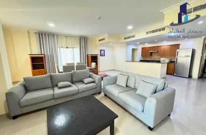 Apartment - 2 Bedrooms - 2 Bathrooms for rent in Al Juffair - Capital Governorate