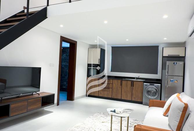 989735 - Property Image 2