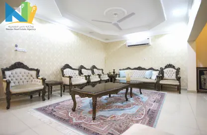 صورة لـ غرفة المعيشة فيلا - 6 غرف نوم - 6 حمامات للبيع في جد علي - المحافظة الوسطى ، صورة رقم 1
