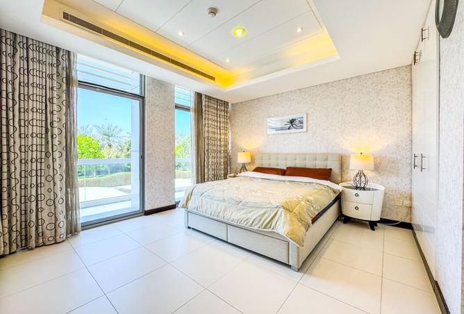 956425 - Property Image 2