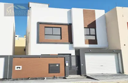 Villa - 5 Bedrooms - 6 Bathrooms for sale in Hamad Town - Northern Governorate