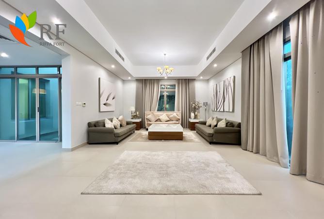 982860 - Property Image 2