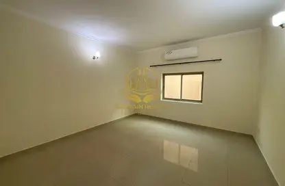 Apartment - 2 Bedrooms - 2 Bathrooms for rent in Zinj - Manama - Capital Governorate
